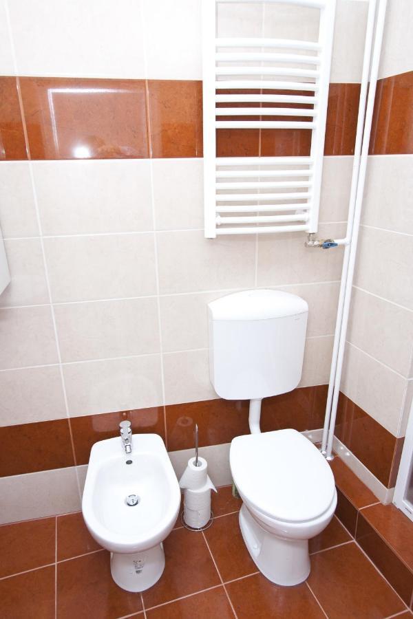 Andrassy Apartment With Inside Parking بودابست الغرفة الصورة